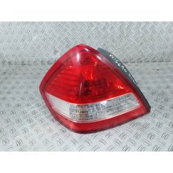 LAMPA TYLNA LEWA NISSAN TIIDA 1.6 B 2007225040-01                                            