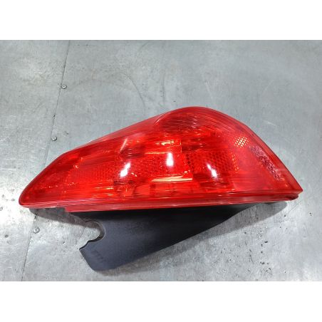 LAMPA TYLNA PRAWA PEUGEOT 308 1.6 VTi 1.6 VTI 16V 2009 9680425680 