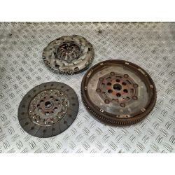 KOŁO DWUMASOWE KOMPLETNE VW PASSAT B6 1.9 TDI 105KM1.9 TDI2005                                            