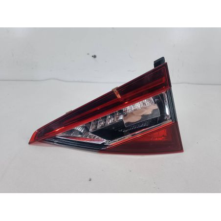 LAMPA TYLNA PRAWA W KLAPE SKODA SUPERB III 2.0 TDI 2018 