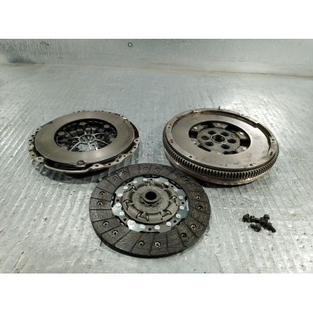 KOŁO DWUMASOWE KOMPLETNE SKODA OCTAVIA II LIFT 2.0 TDI 2013 324035510  124060710 