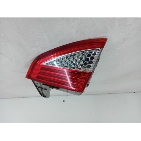 LAMPA TYLNA PRAWA W KLAPE FORD MONDEO MK4 2.0 TDCI 2.0 TDCI 2008 7S71-13A602-A 