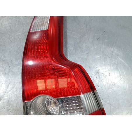 LAMPA TYLNA PRAWA VOLVO V50 2.0 D 2005 