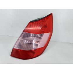 LAMPA TYLNA PRAWA RENAULT SCENIC II ( 03-09 ) 1.6 16V 115KM1.6 16V20048200127702  2SK008659-02-81                                            